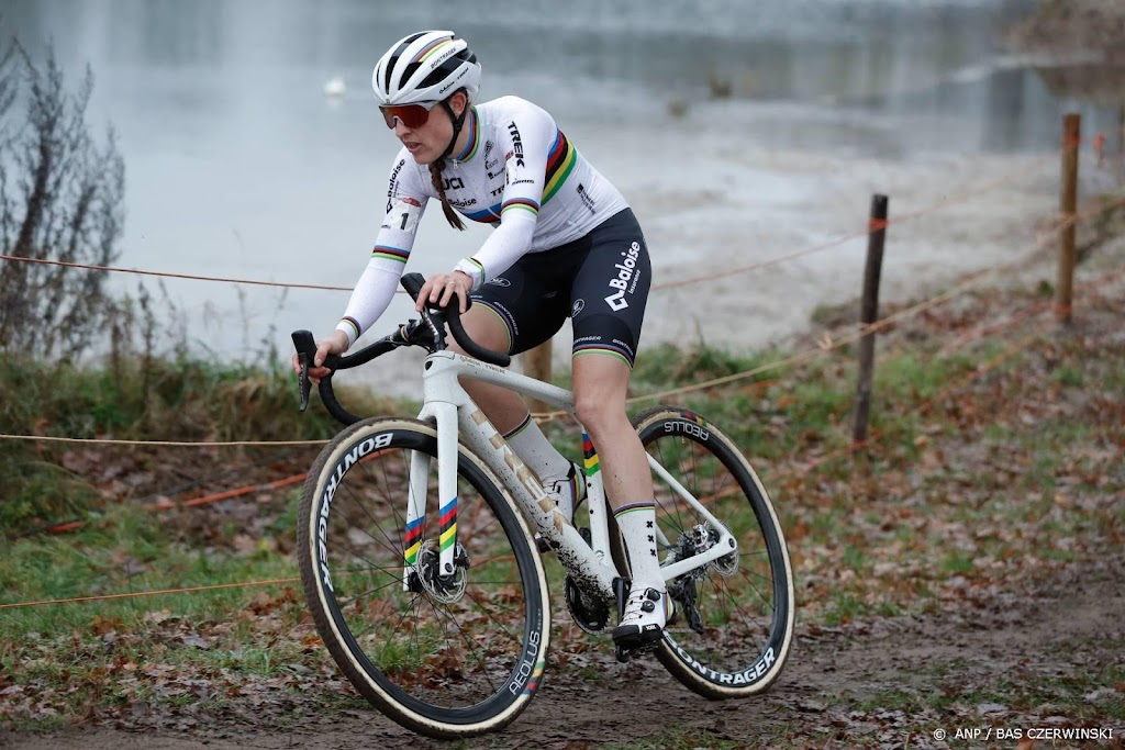 Veldrijdsters strijden om wereldtitel op mogelijk glad parcours