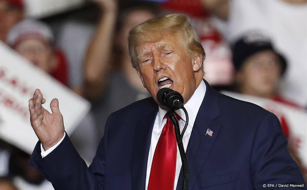 'Boze' Donald Trump trapt campagne voor presidentschap af