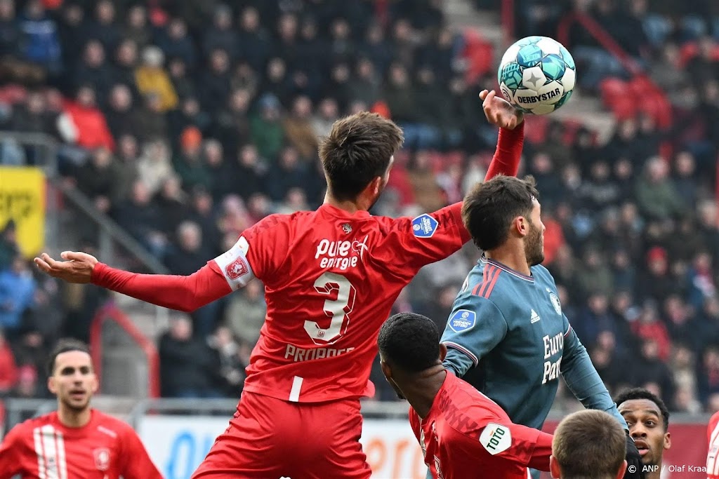 Trainer Slot: onacceptabel dat Feyenoord geen strafschop kreeg