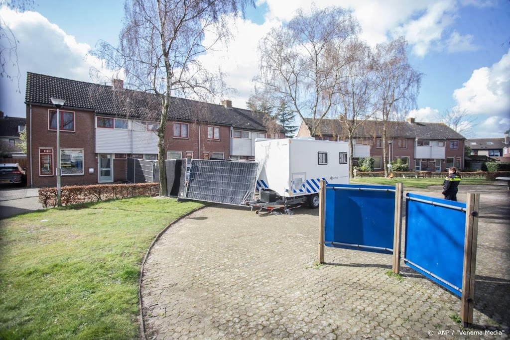 Doden in woning Etten-Leur zijn familie, politie zoekt vader