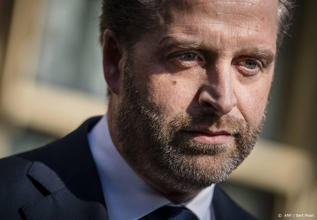 Kamer wil debat over mondkapjesdeal, maar zonder Hugo de Jonge