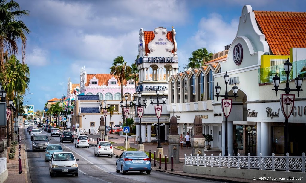 Deel winkels Aruba onder voorwaarden open