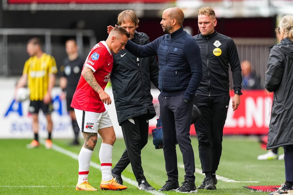 Middenvelder Clasie vanwege knieproblemen niet bij Oranje