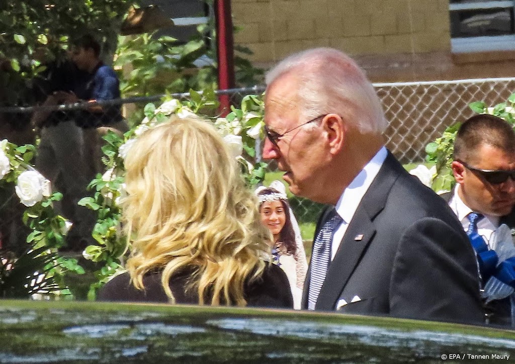 Biden rouwt met bevolking Uvalde mee na schietpartij op school