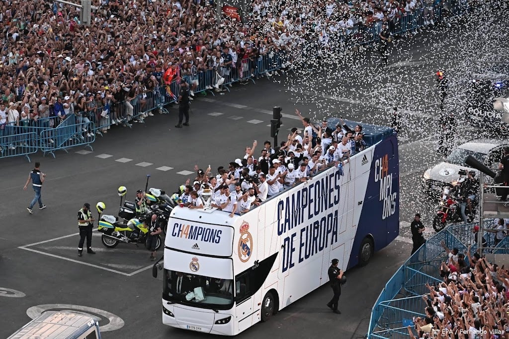 400.000 fans Real vieren winst van Champions League met spelers