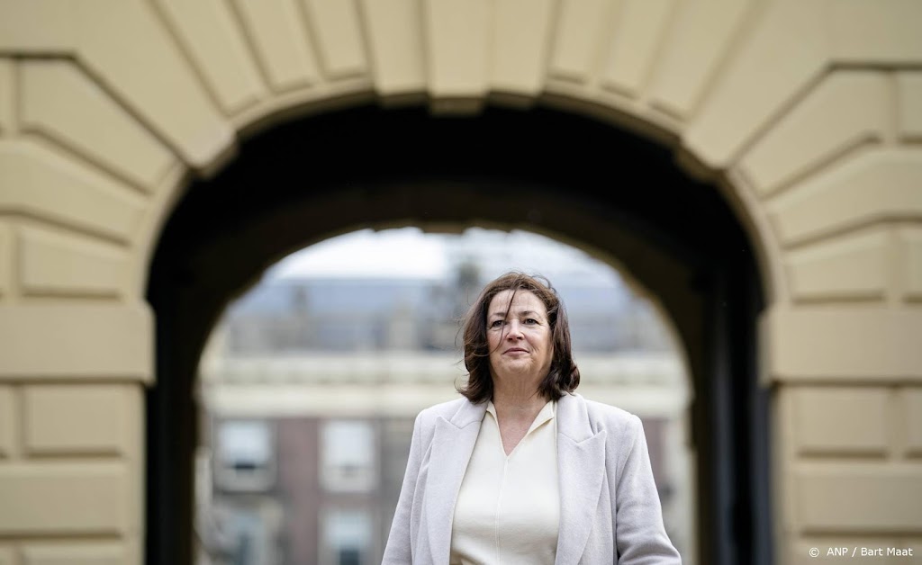 Minister Helder spreekt zich uit tegen komst Super League