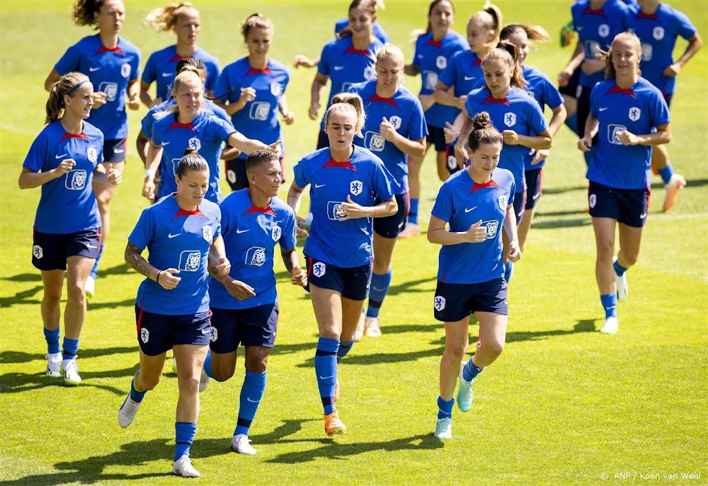 Oefenduel Nederlandse voetbalsters verplaatst om slecht veld