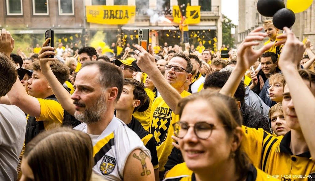 35 NAC-fans liepen brandwonden op bij huldiging