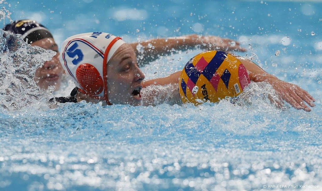 Waterpoloster Keuning maakt voor oog van de koning een hattrick
