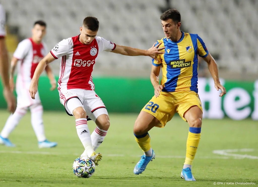 Ajacied Marin voor medische keuring in Italië