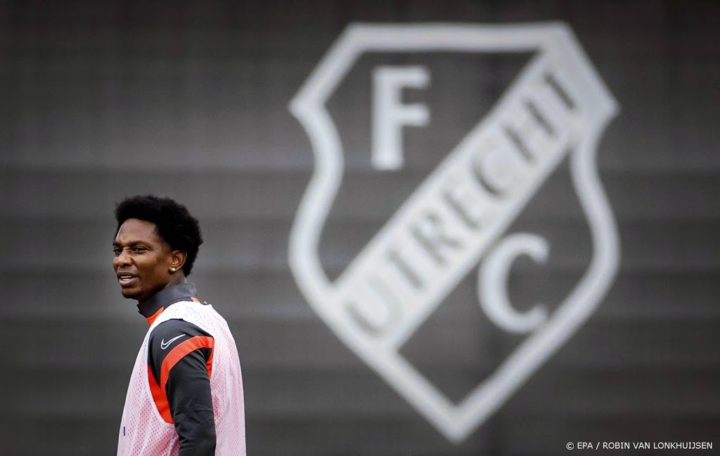 Elia en Mahi debuteren met oefenzege voor FC Utrecht