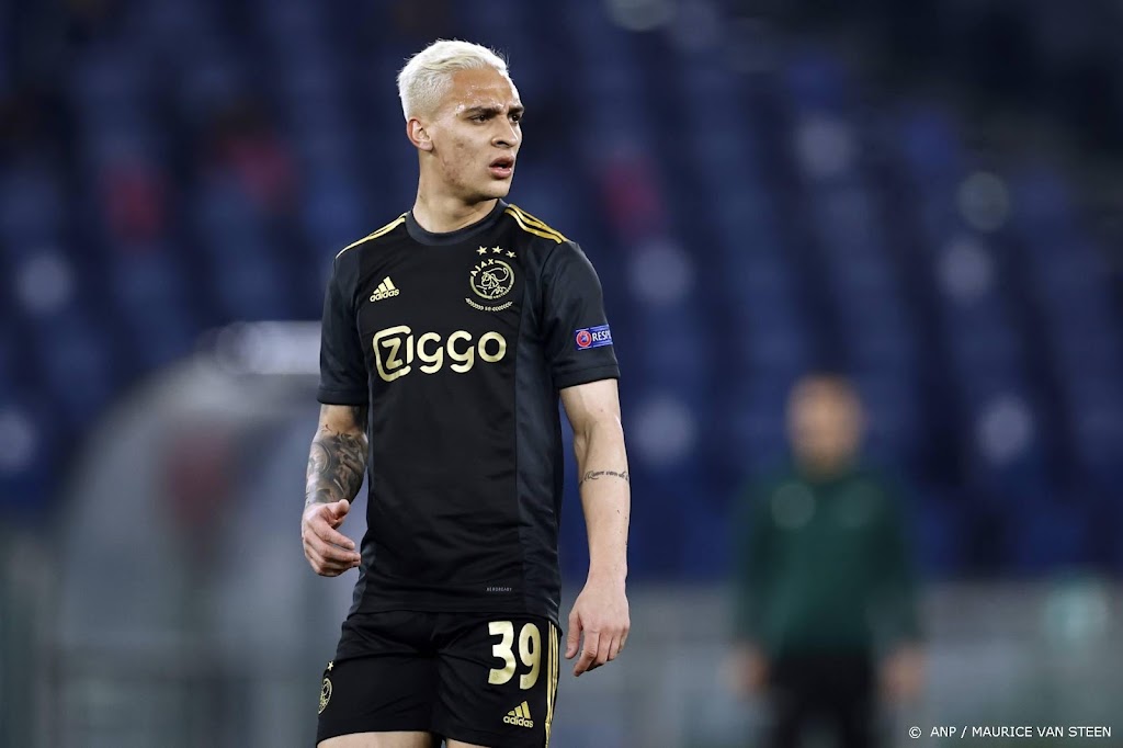 Ajax start met Antony tegen Vitesse