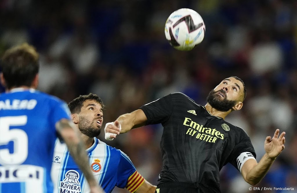 Real Madrid voorkomt averij door twee late doelpunten Benzema