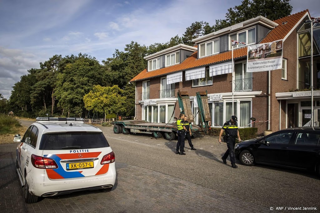 COA wint kort geding, verkoop 'asielhotel' gaat door