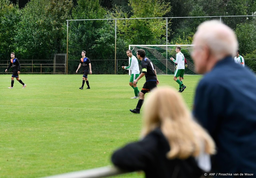 Amateurvoetbal gaat ook zonder publiek gewoon door