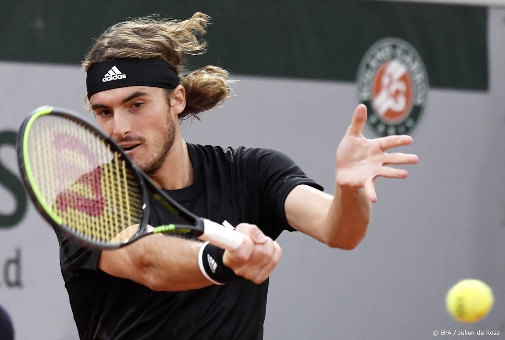 Tsitsipas knokt zich in Parijs in vijf sets langs Spanjaard Munar