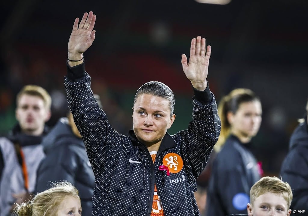 Spitse genoot van spel en eerbetonen bij afscheid van Oranje