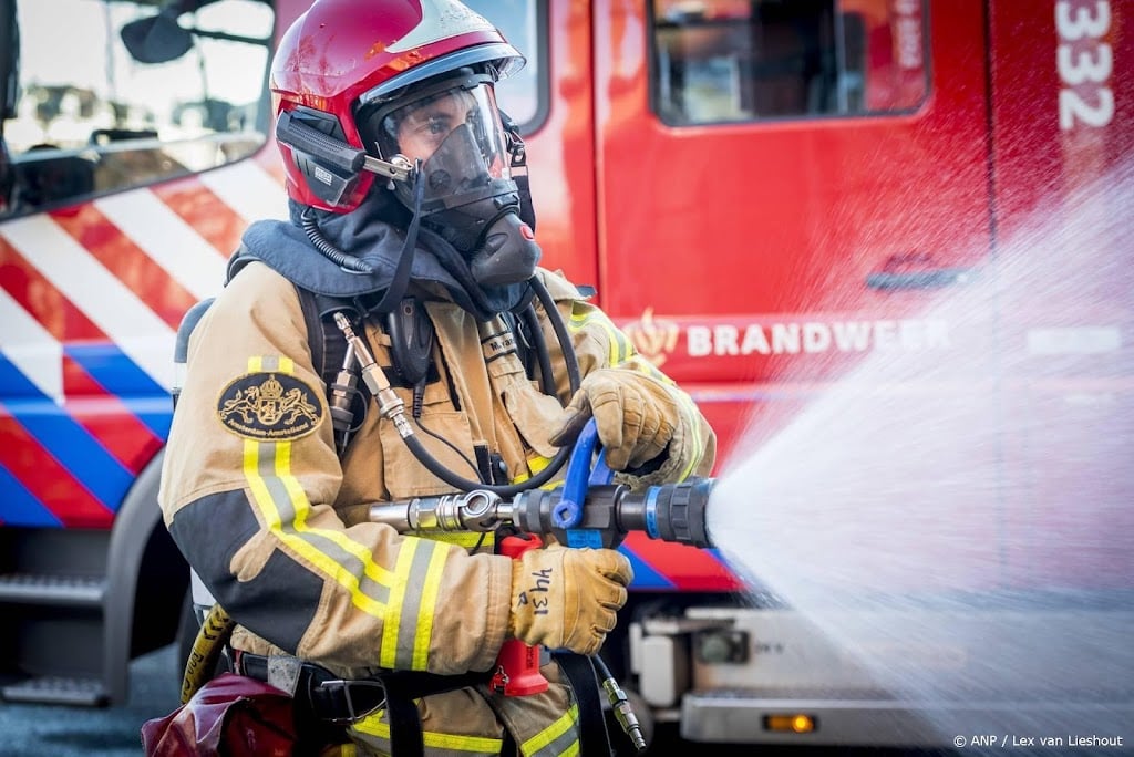Snelheidslimiet ingesteld wegens brand in Zeeuwse Tholen