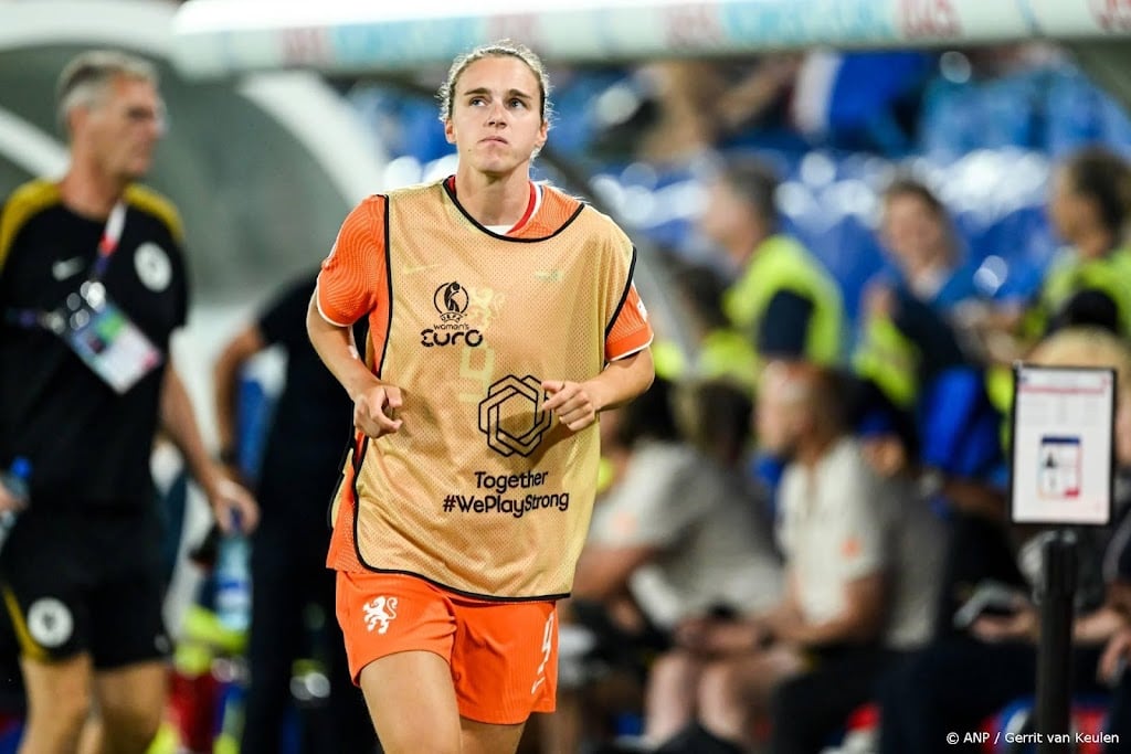 Aanvalster Miedema gaat na twijfel nog twee jaar door bij Oranje