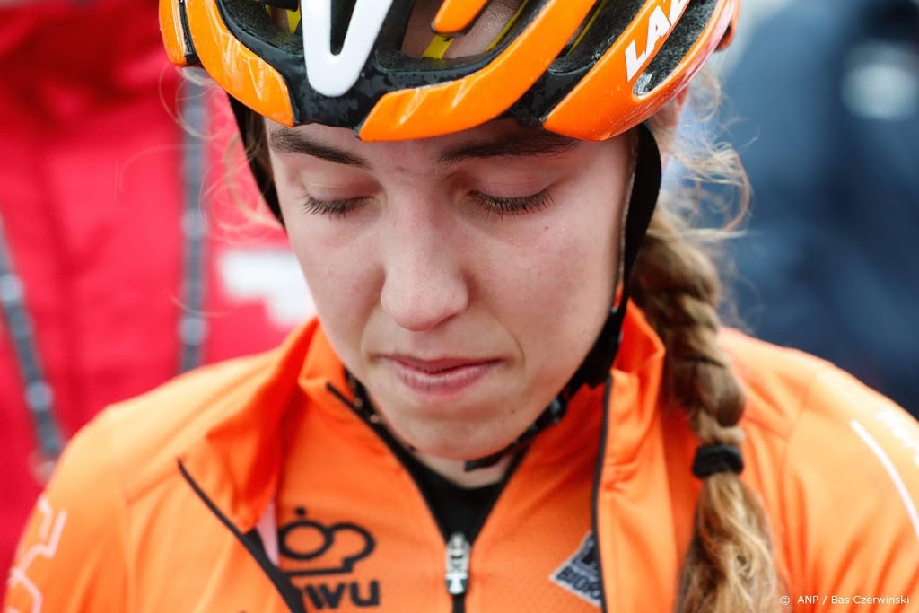 Veldrijdster Van Anrooij gewond geraakt door schijfrem