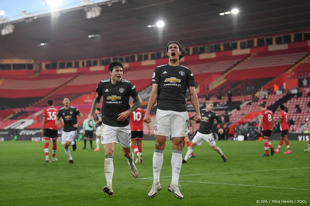 Invaller Cavani luidt comeback in bij United: 2-3