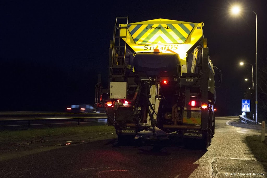 Eerste landelijke strooiactie: 2,5 miljoen kilo zout op de wegen