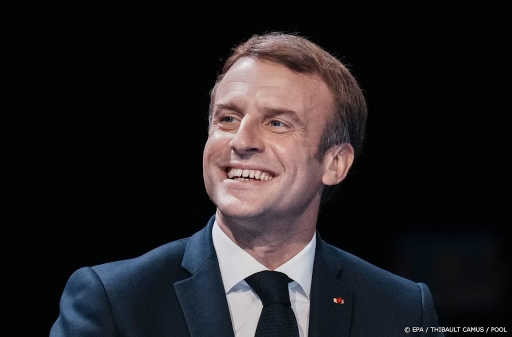 Franse president Macron krijgt boosterprik tegen coronavirus
