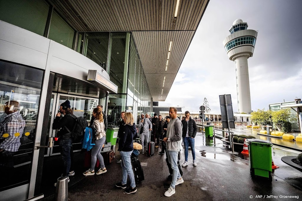 Speciaal Defensieteam doet onderzoek op Schiphol