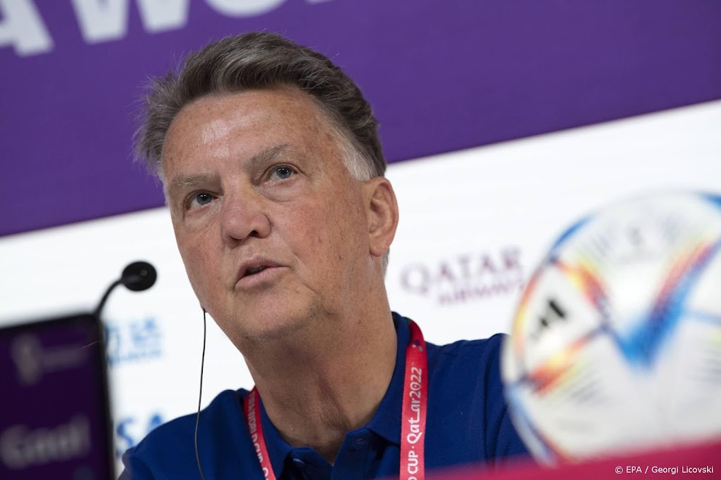 Van Gaal benieuwd naar middenveld in andere samenstelling