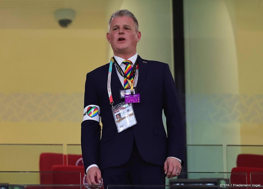 Britse staatssecretaris van Sport draagt wel OneLove-band op WK