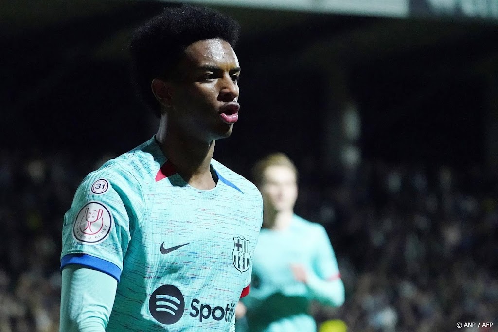 Verdediger Baldé van Barcelona succesvol geopereerd aan hamstring