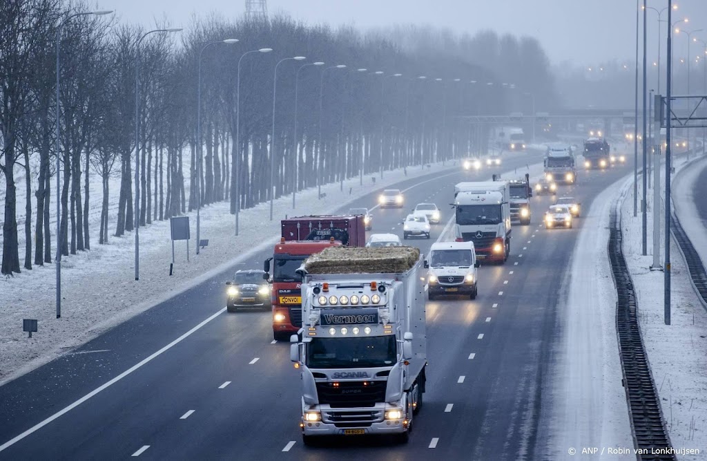 KNMI: donderdagmiddag code geel vanwege gladheid door winterweer