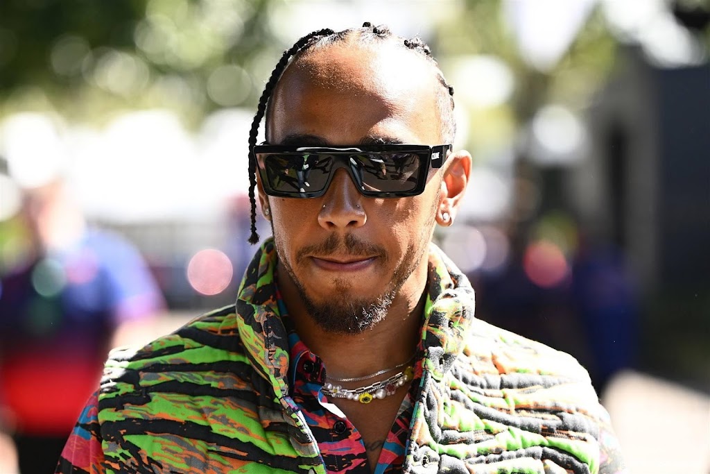 Hamilton juicht racismeboete schoonvader Verstappen toe