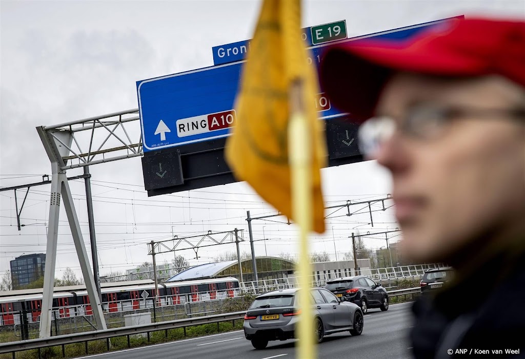 Blokkeren A10 in Amsterdam door klimaatactivisten mislukt