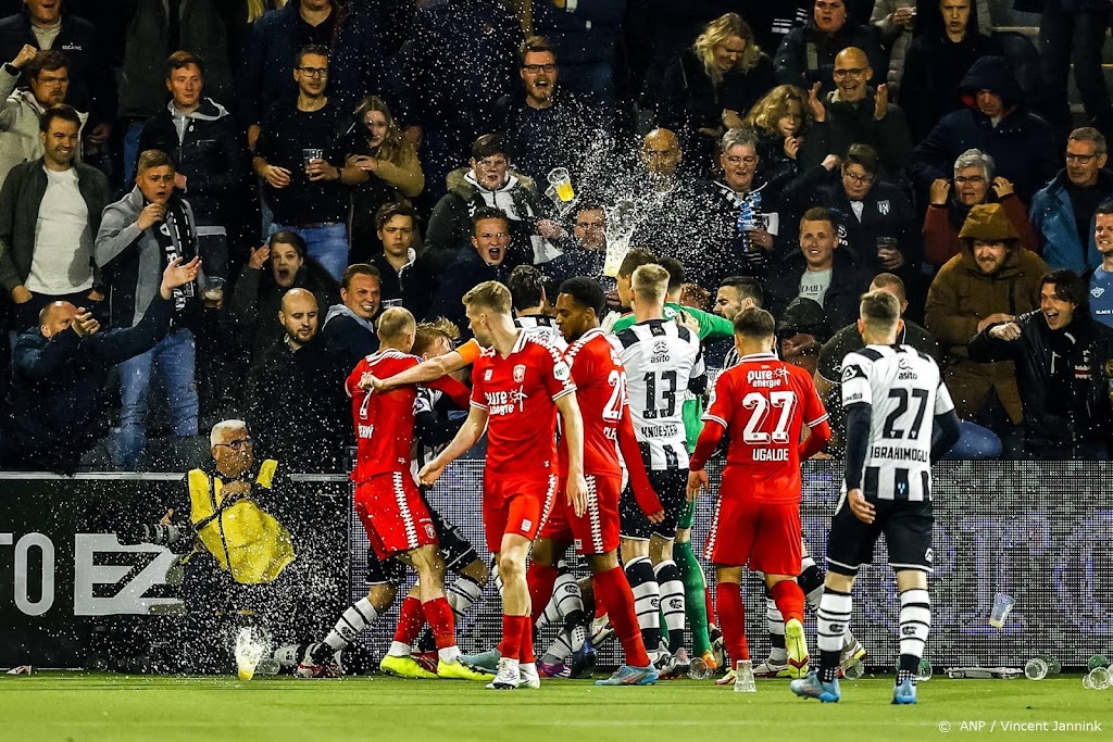 FC Twente en Heracles spelen gelijk in derby vol incidenten