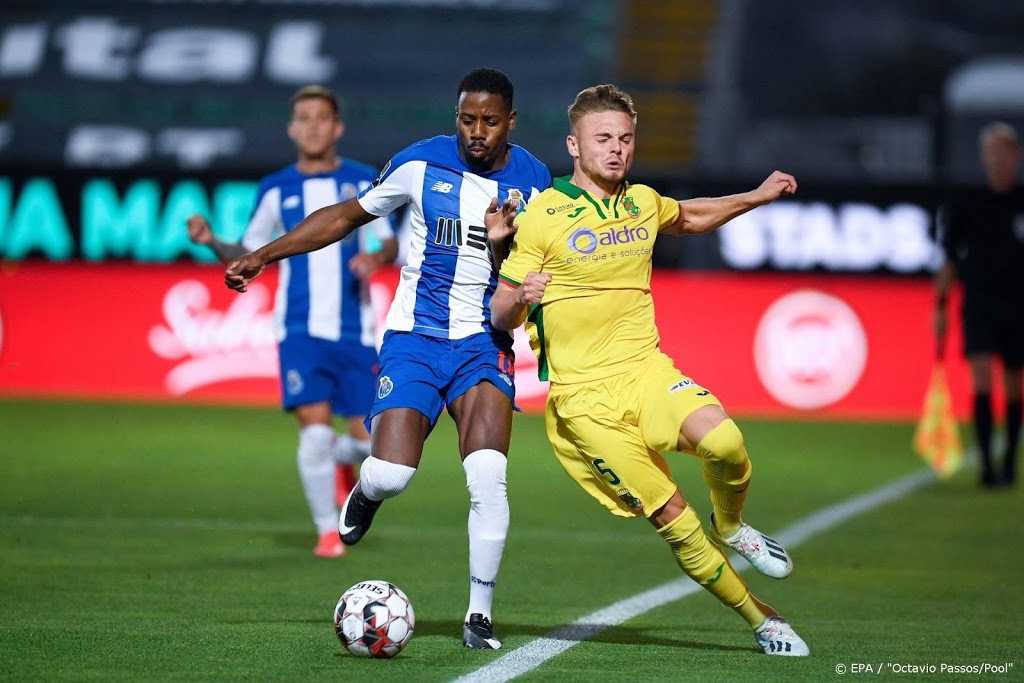 Koploper FC Porto 6 punten los van titelhouder Benfica