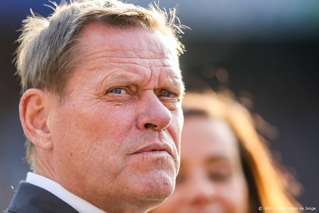 Technische baas Arnesen legt tijdelijk taken neer bij Feyenoord
