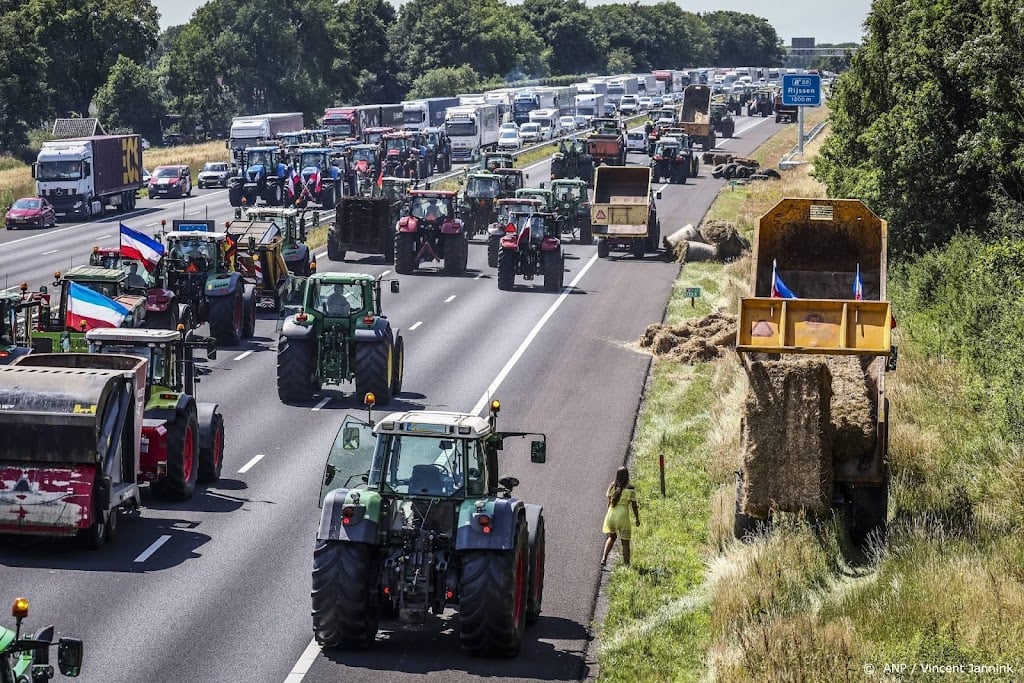 Verdachte van met tractor inrijden op politieauto heengezonden