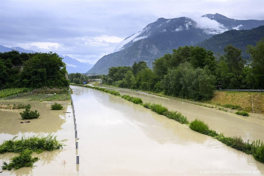 Twee doden en een vermiste door noodweer in Zwitserland