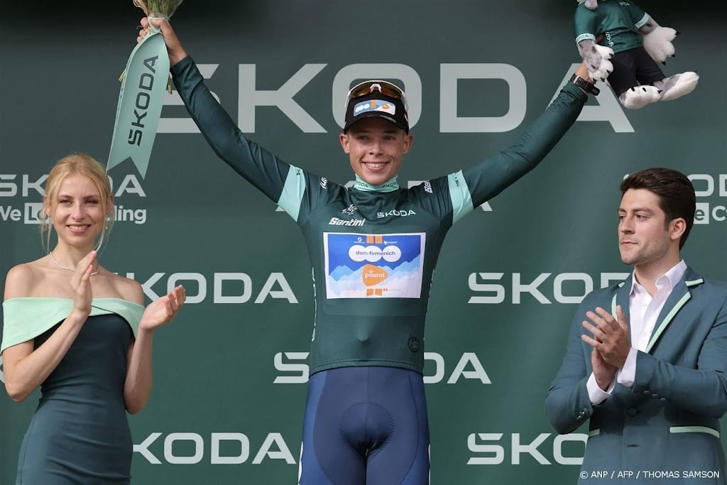 Van den Broek geniet van dag in het groen in Tour