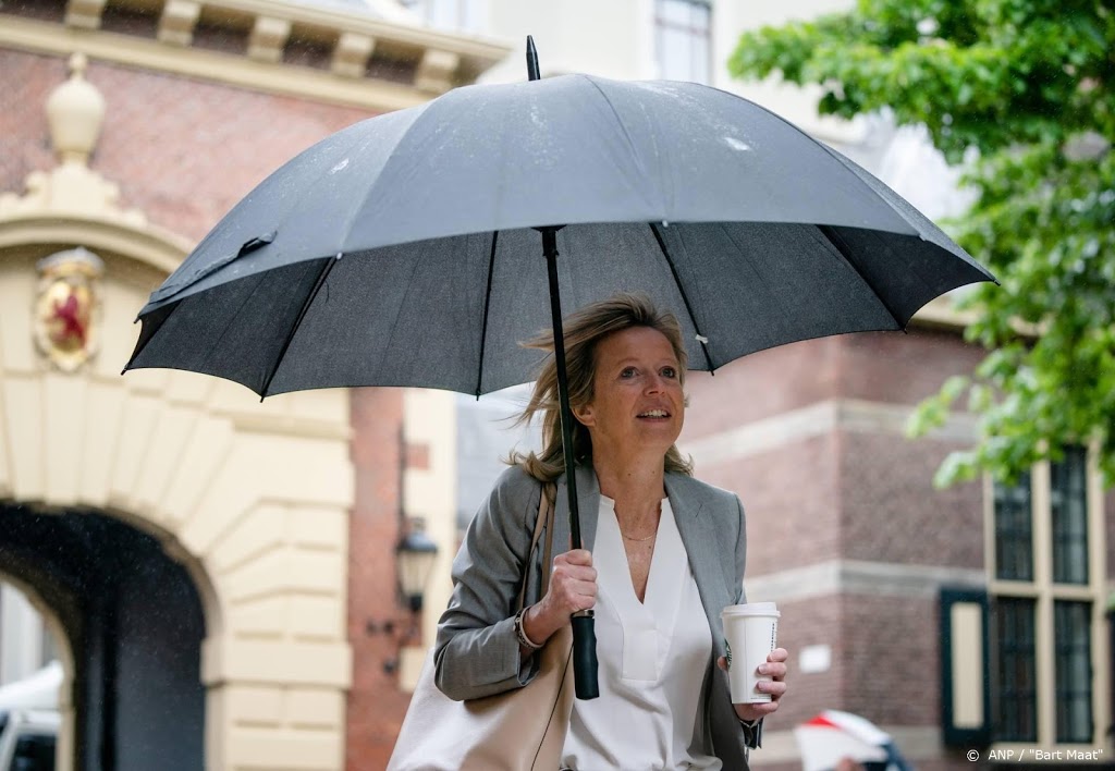 Minister Ollongren twee weken in quarantaine na reis naar Zweden