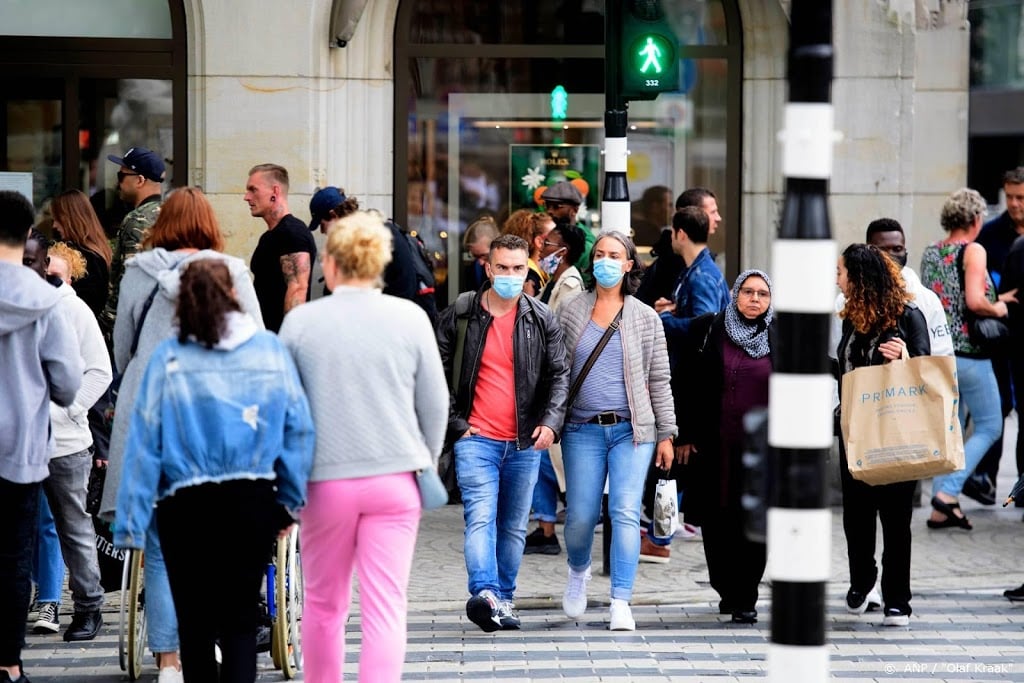 Dragen mondkapje wordt verplicht op drukke plekken in Amsterdam