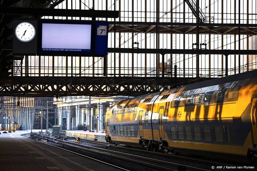Opnieuw minder treinen door tekort aan verkeersleiders