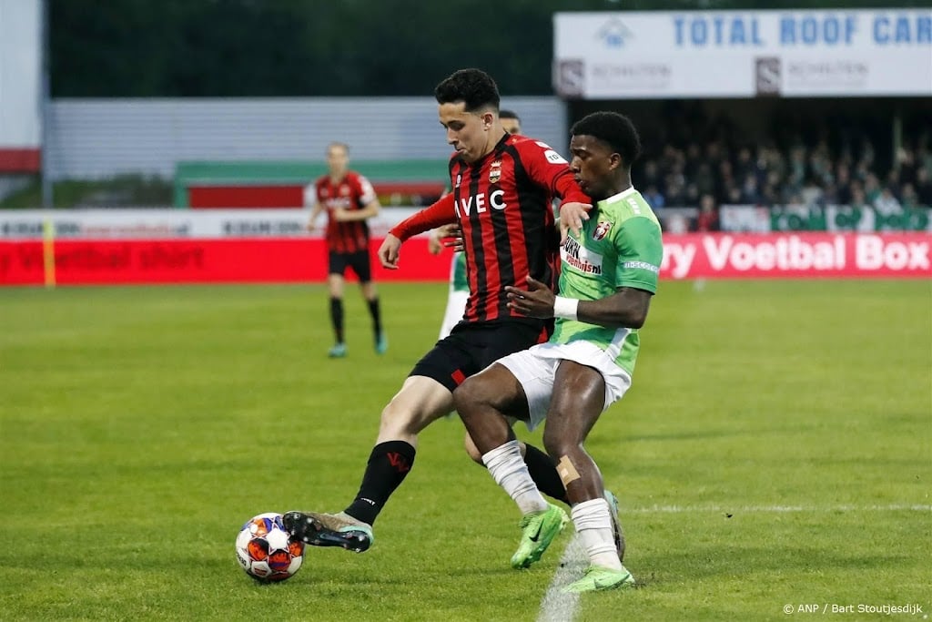 Heracles huurt Feyenoord-middenvelder 't Zand