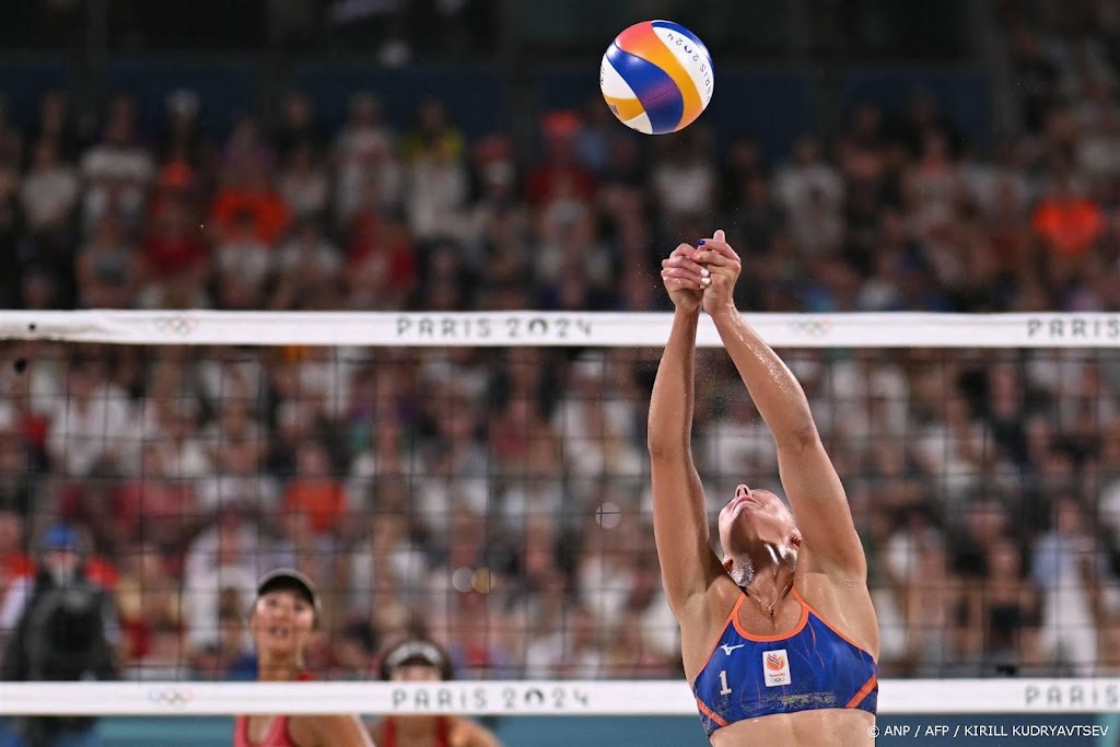 Beachvolleybalsters Stam/Schoon ook naar achtste finale op Spelen