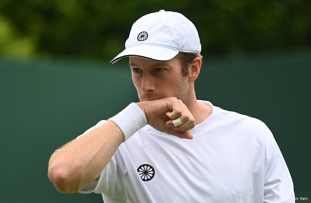 Van de Zandschulp in vijf sets langs Tsjechische qualifier