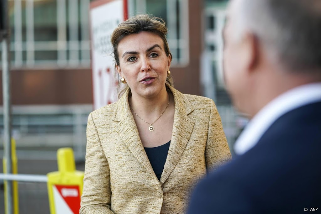Staatssecretaris roept NS en bonden op conflict snel op te lossen