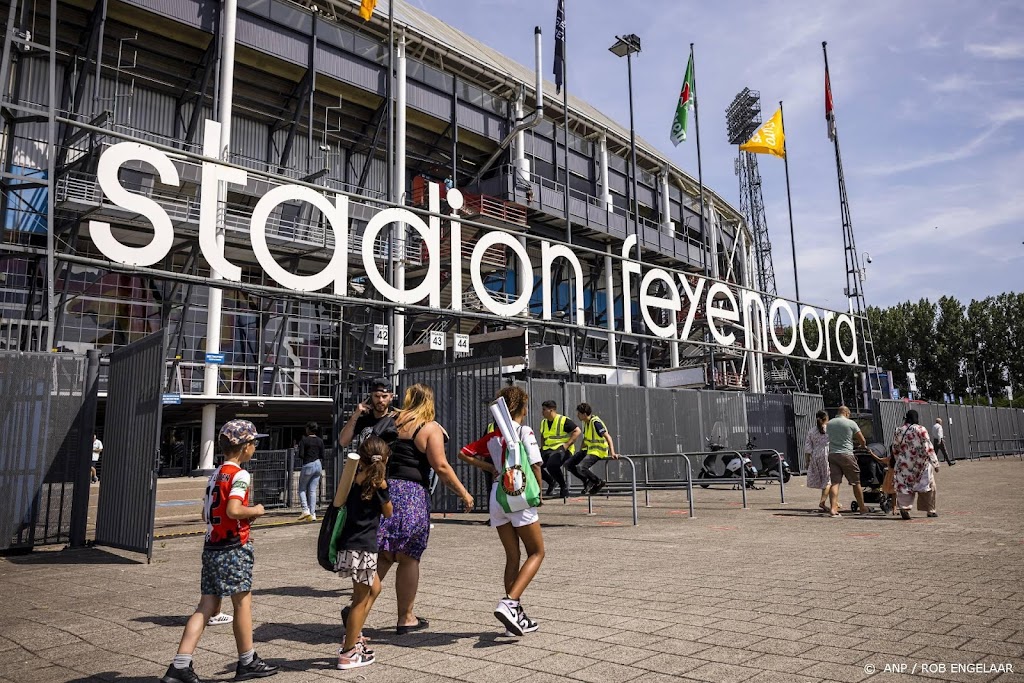 KNVB verplaatst Rotterdamse derby naar zondagavond