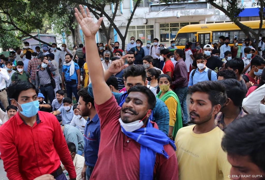 Indiërs demonstreren na dood slachtoffer groepsverkrachting