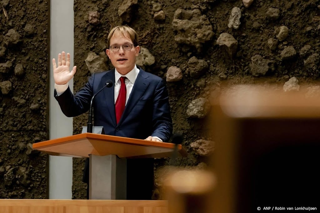 Ministers doen aangifte tegen FvD'er om tweet met nazivlag
